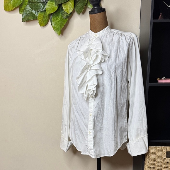 Chic Ralph Lauren White Ruffled Blouse